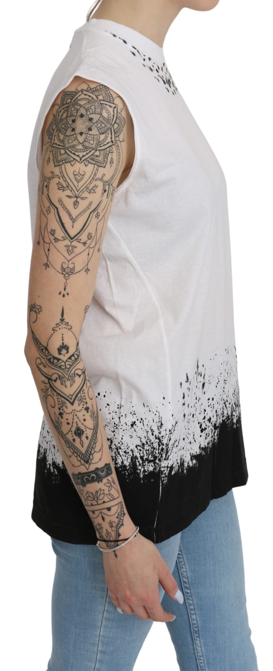 Dsquared² Chic sleeveless cotton top with a crew neck