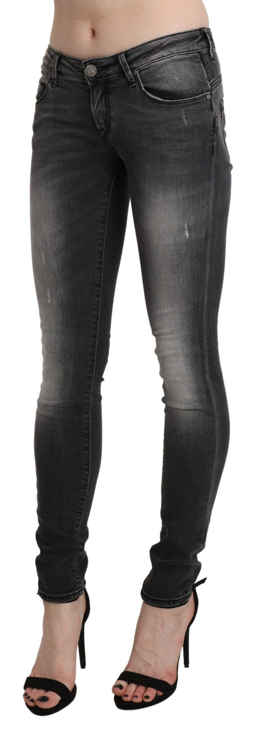 Acht Schlanke Skinny Denim mit niedriger Taille in schwarzer Waschung