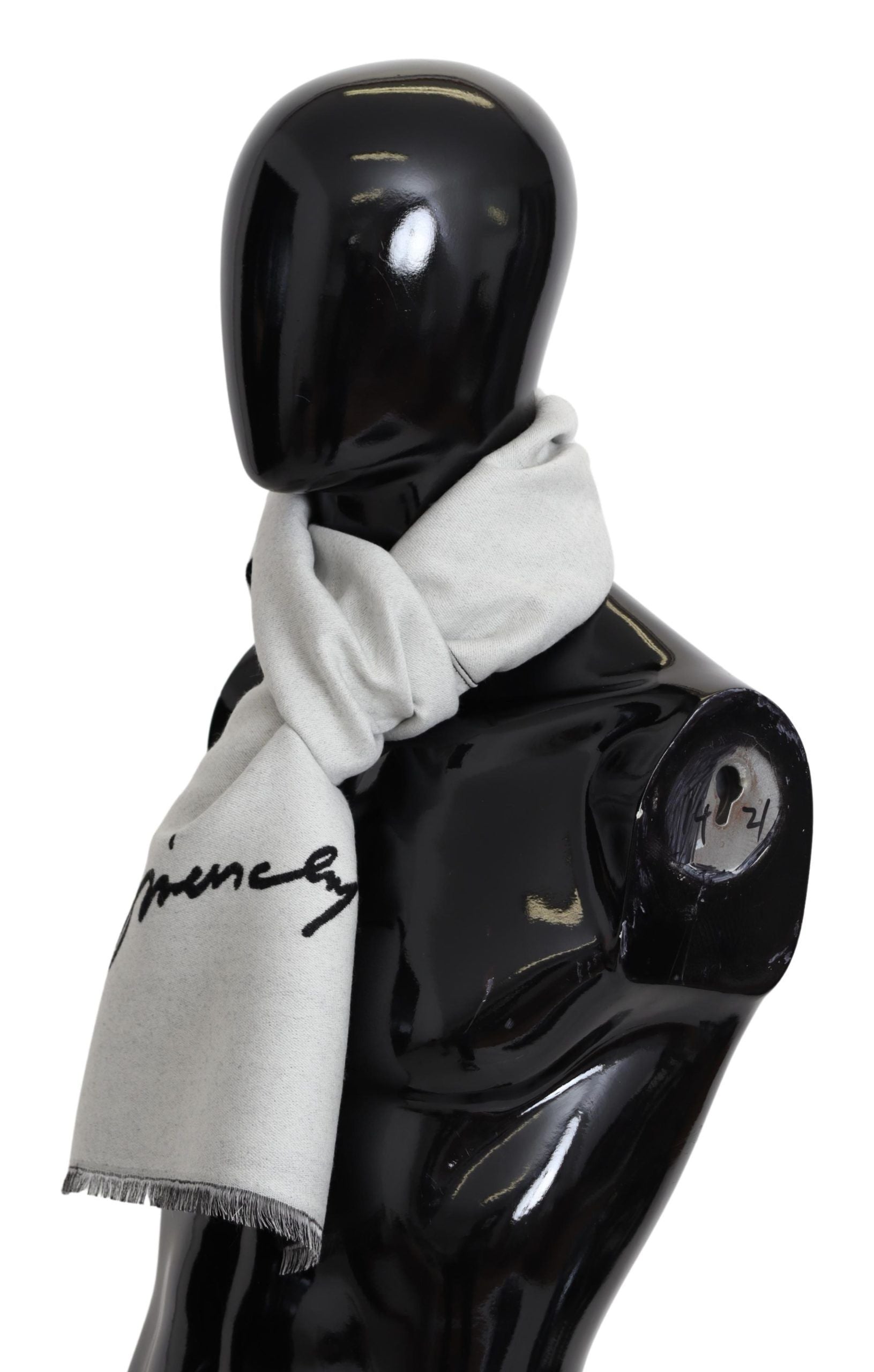 Givenchy Elegant monochrome scarf made from a wool and silk blend