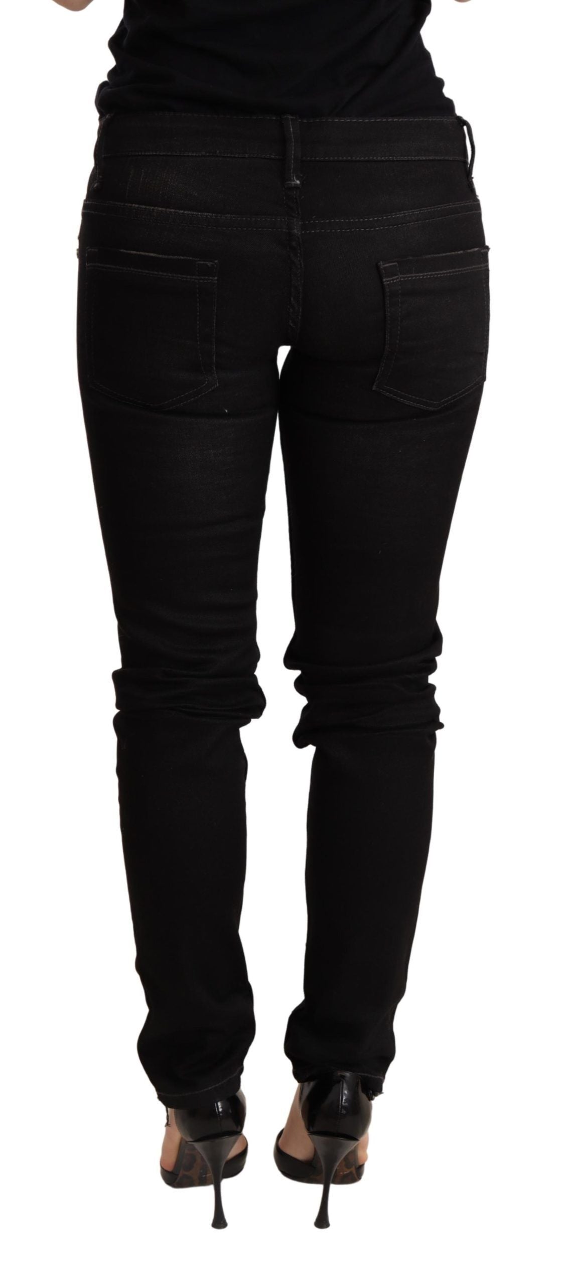 Acht Schicke schwarze Skinny Denim mit niedriger Taille