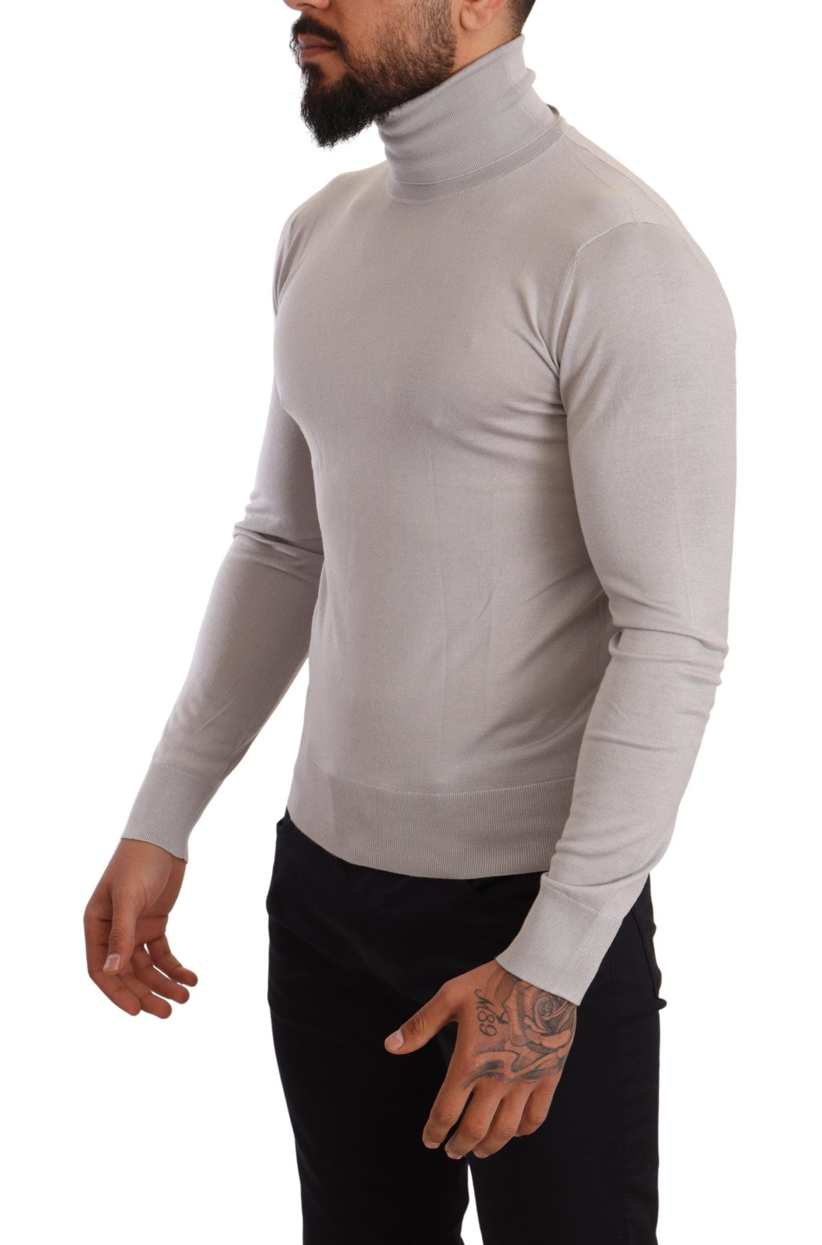 Dolce &amp; Gabbana Elegant turtleneck sweater made from a cashmere-silk blend