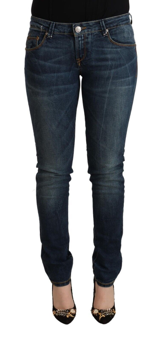 Acht Schicke Slim-Fit Skinny-Jeans mit niedriger Taille