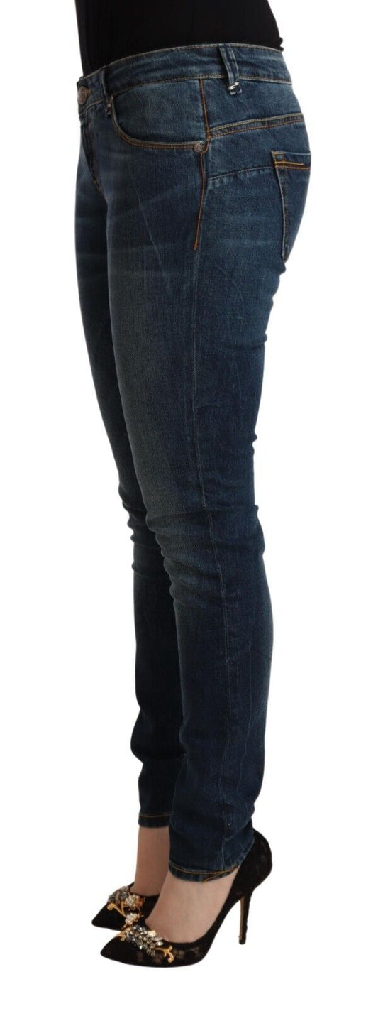 Acht Schicke Slim-Fit Skinny-Jeans mit niedriger Taille