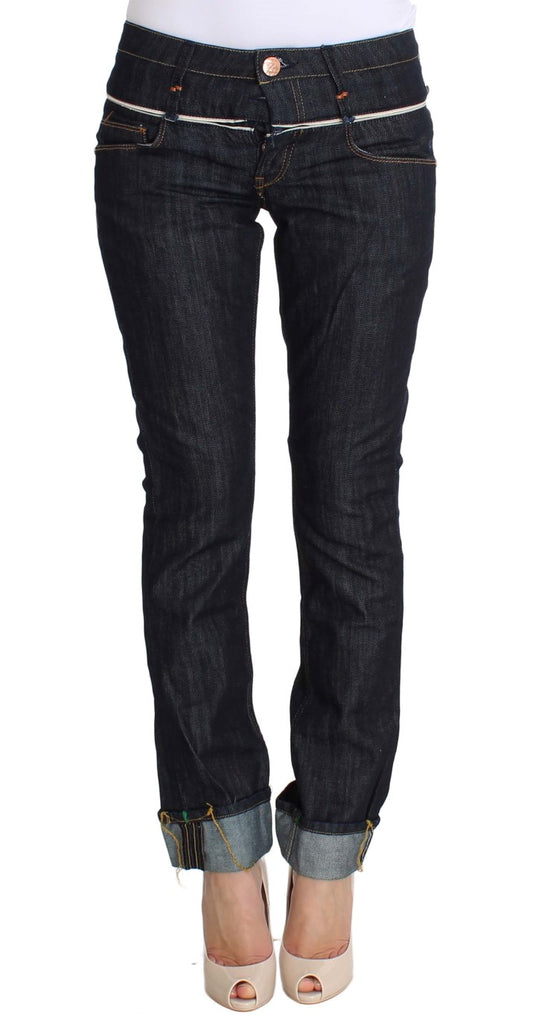 Acht Elegante dunkelblaue Jeans mit geradem Bein