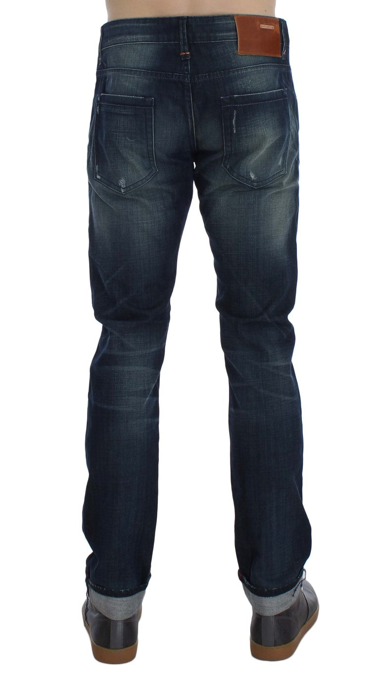 Acht Schlanke italienische Denim-Jeans mit schmaler Passform