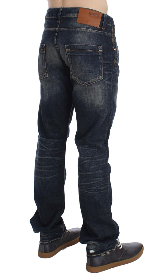 Acht Elegante Straight Fit Herrenjeans mit niedriger Taille