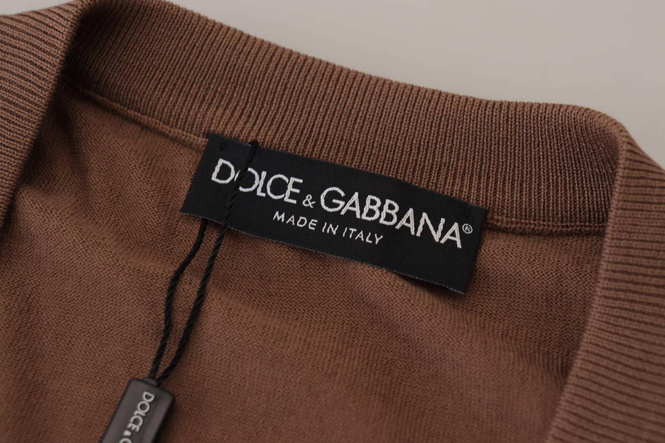 Dolce &amp; Gabbana İşlenmemiş yünden yapılmış zarif V yaka kazak