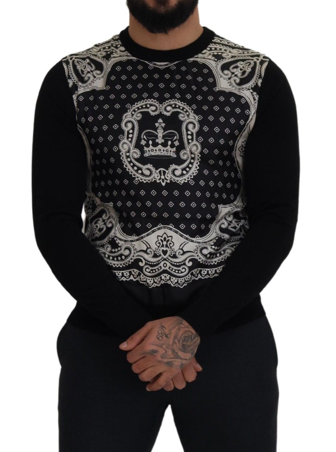 Dolce &amp; Gabbana Elegant crew-neck sweater made from a wool and silk blend