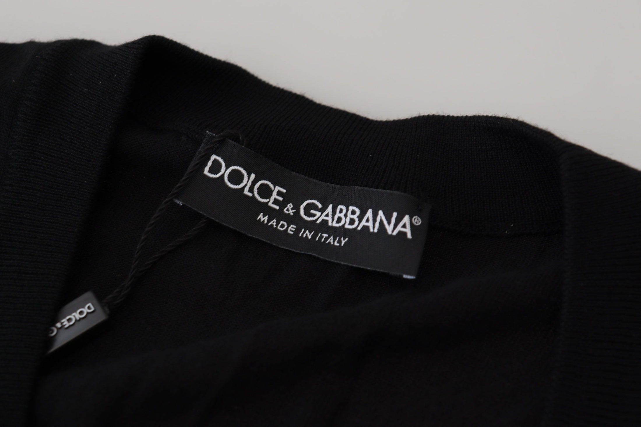 Dolce &amp; Gabbana Elegant black wool cardigan with buttons