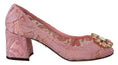 Load image into Gallery viewer, Dolce & Gabbana Pastellrosa Spitze und kristallverzierte Pumps
