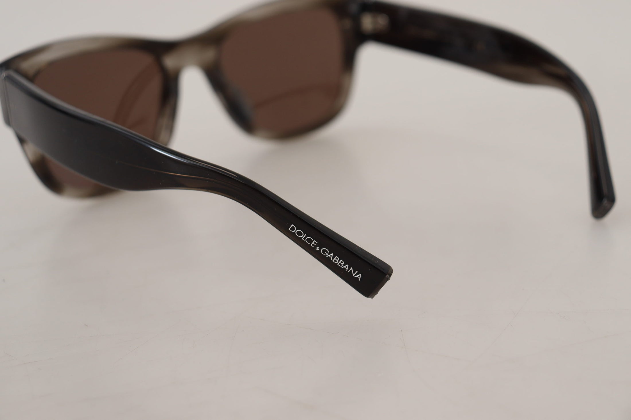 Dolce & Gabbana Schicke braune Sonnenbrille mit Farbverlauf für Frauen