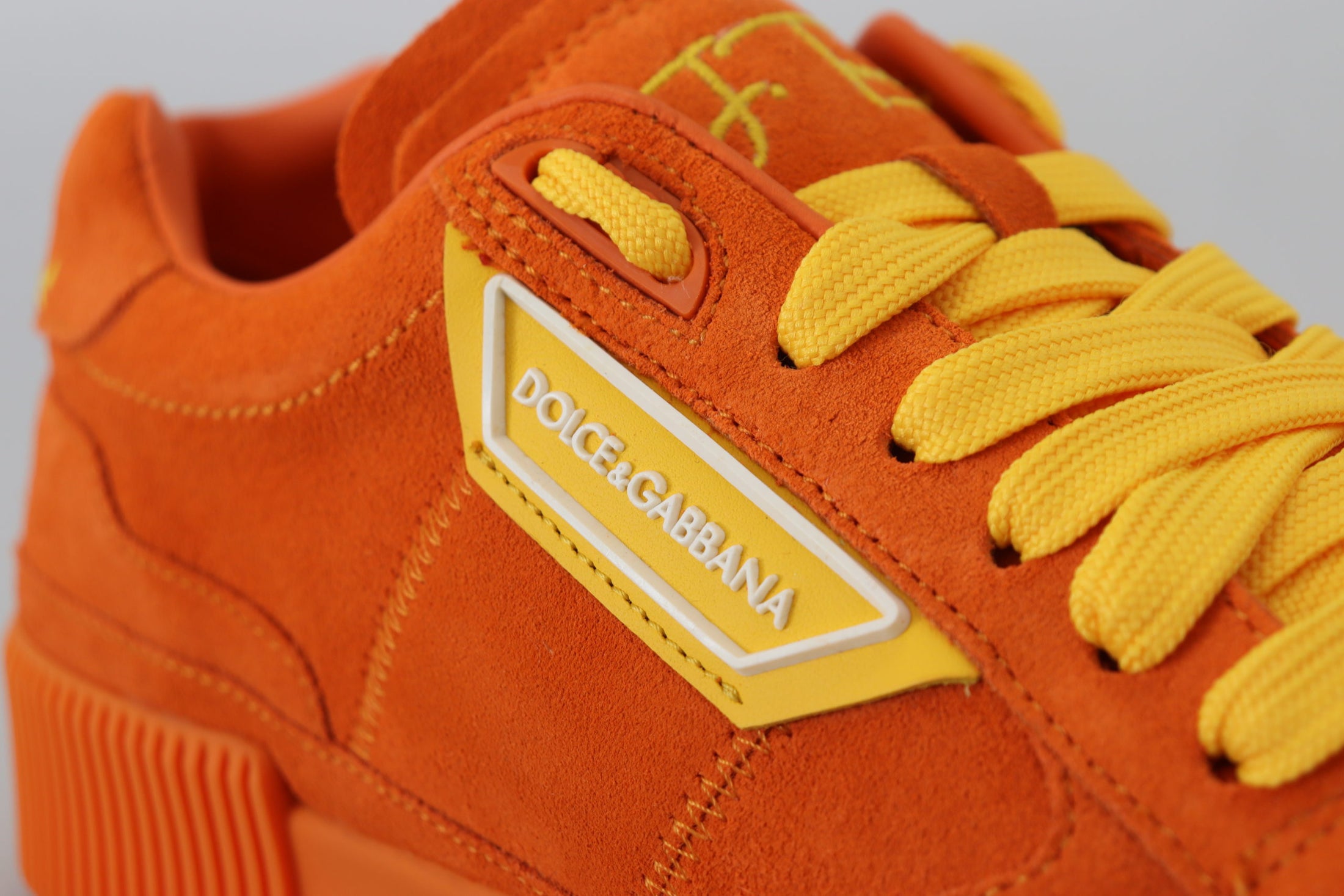 Dolce & Gabbana Schicke orangefarbene Wildleder-Schnürsneaker