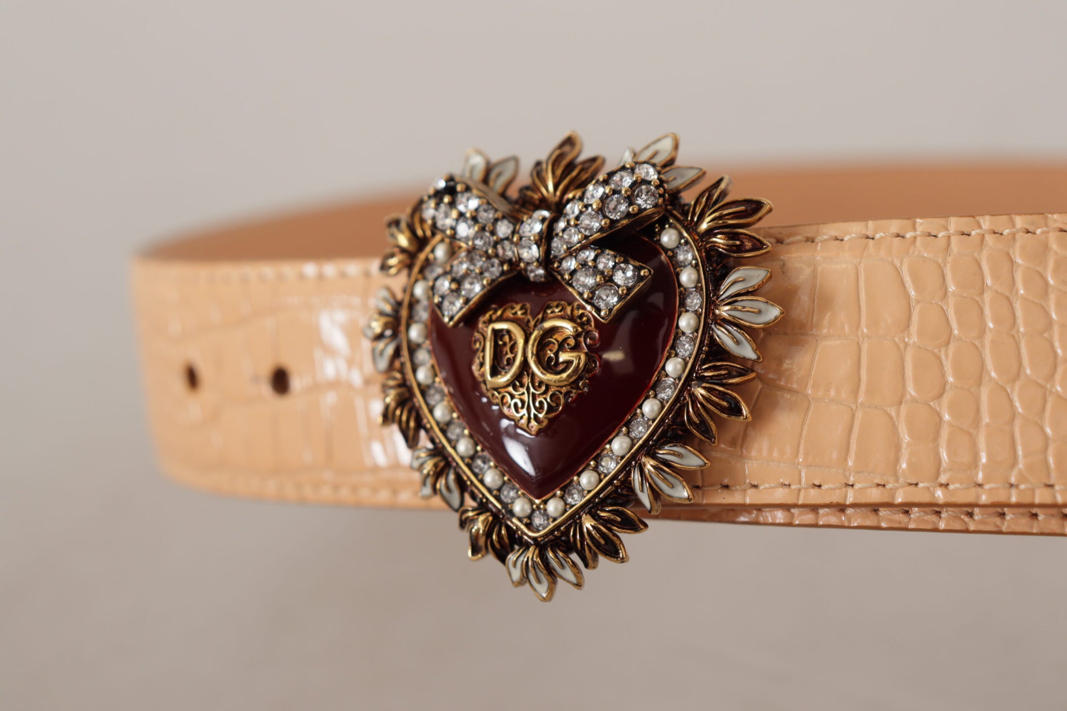 Dolce &amp; Gabbana Adorable nude leather belt with engraved buckle