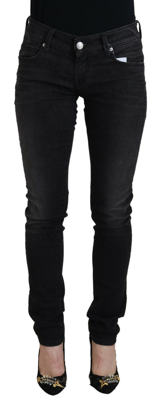 Acht Schicke schwarze Straight Leg Jeans mit niedriger Taille