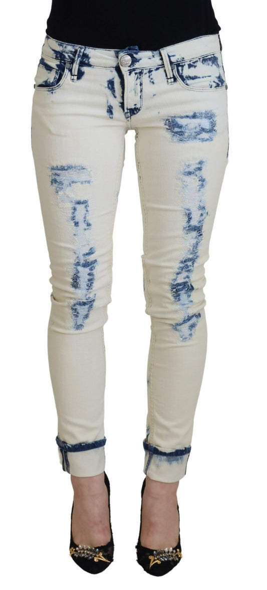 Acht Schicke zerschlissene Skinny Jeans mit niedriger Taille