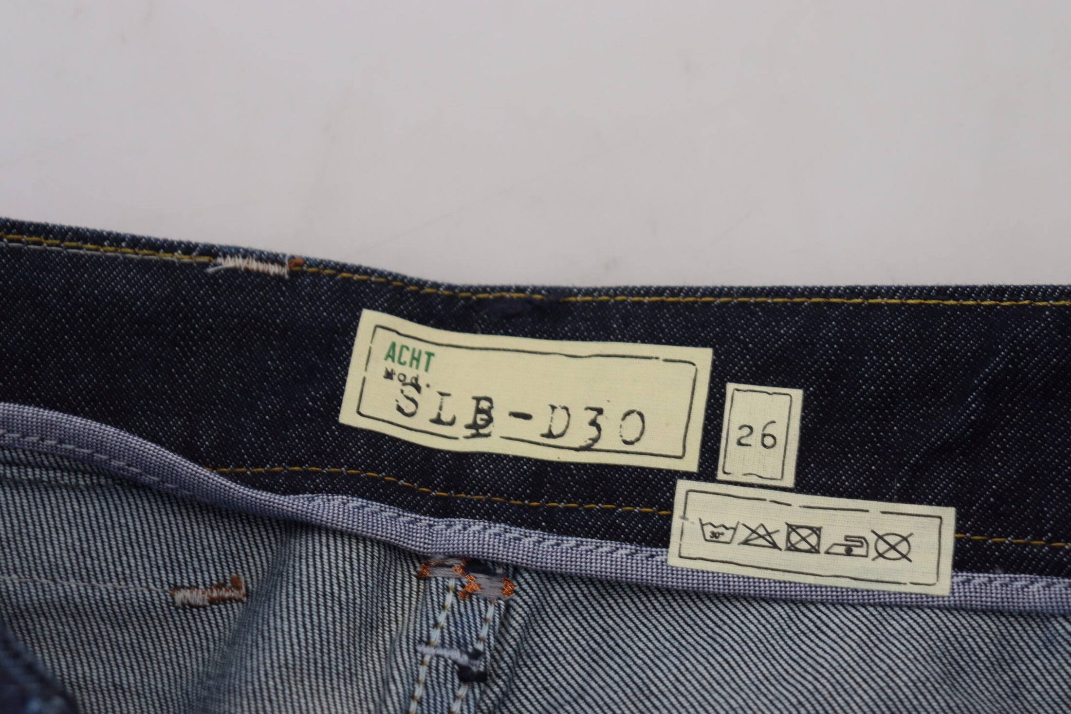 Acht Schicke Skinny Denim mit niedriger Taille