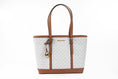 Bild in Galerie-Betrachter laden, Michael Kors Jet Set Travel Small Vanilla PVC Shoulder Tote Handtasche Purse
