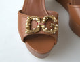 Load image into Gallery viewer, Dolce & Gabbana Schicke braune Leder-Knöchelriemen-Wedges
