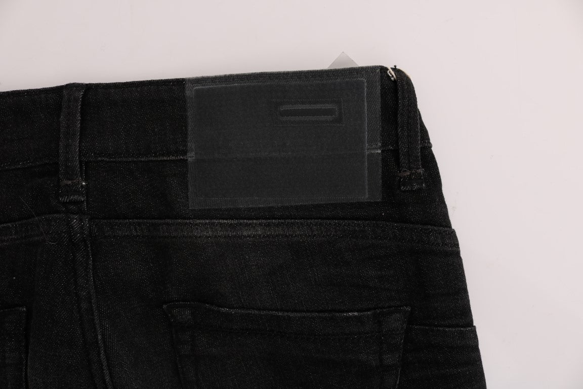 Acht Schicke Slim Fit Jeans aus schwarzer Baumwolle