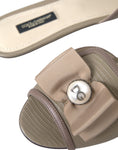 Load image into Gallery viewer, Dolce & Gabbana Beige Logo Perle Flats Sandalen Rutschen Schuhe
