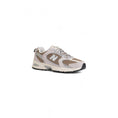 Bild in Galerie-Betrachter laden, New Balance Beige Wildleder Sneaker
