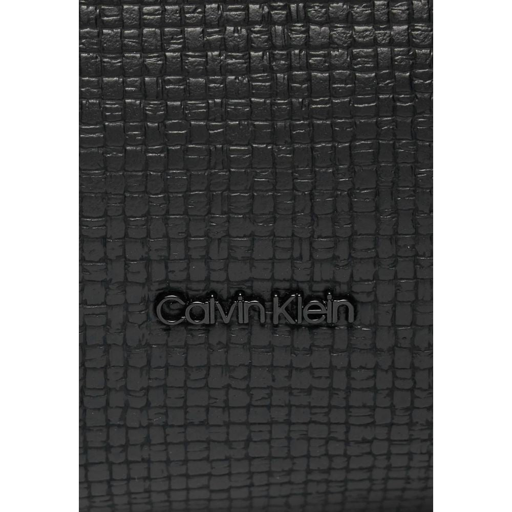 Calvin Klein Jeans Handtasche aus schwarzem Kunstleder