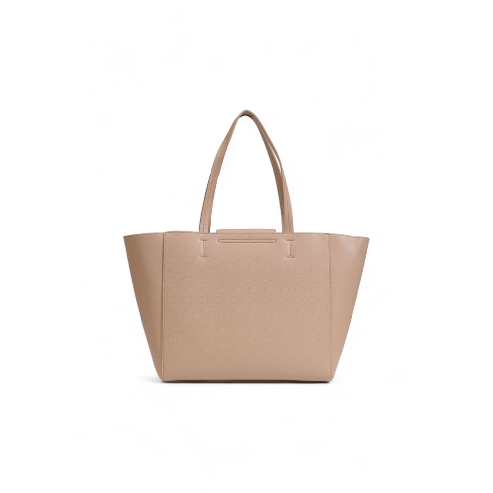 Calvin Klein Beige Handtasche aus recyceltem Polyester