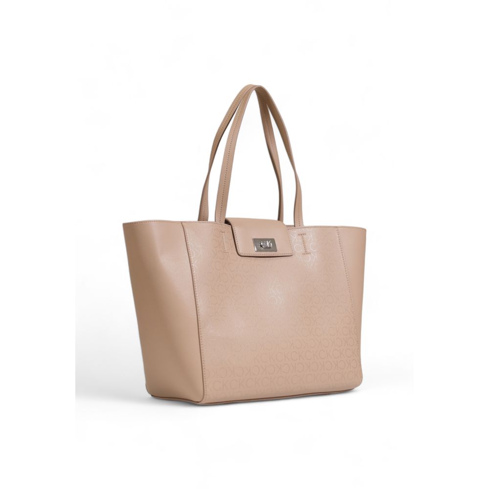 Calvin Klein Beige Handtasche aus recyceltem Polyester