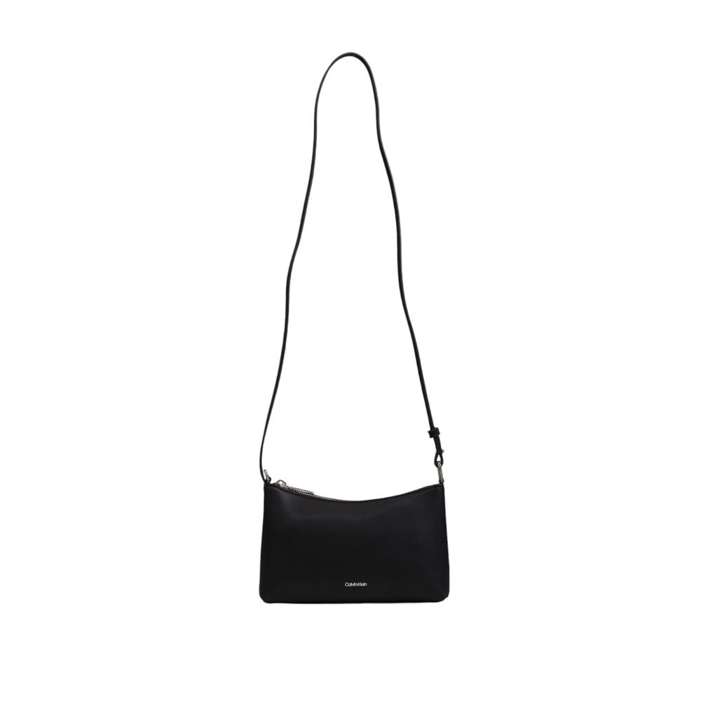 Calvin Klein Schwarze Handtasche aus rezykliertem Polyester