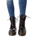 Load image into Gallery viewer, Dr. Martens Schwarzer Lederstiefel
