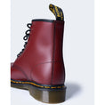 Load image into Gallery viewer, Dr. Martens Bordeaux Lederstiefel
