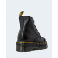 Load image into Gallery viewer, Dr. Martens Schwarzer Lederstiefel
