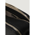 Load image into Gallery viewer, Guess Schwarze Polyethylen-Handtasche
