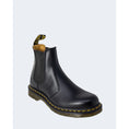 Load image into Gallery viewer, Dr. Martens Schwarzer Lederstiefel
