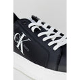 Load image into Gallery viewer, Calvin Klein Jeans Schwarzer Leder-Sneaker
