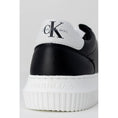 Load image into Gallery viewer, Calvin Klein Jeans Schwarzer Leder-Sneaker
