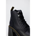 Load image into Gallery viewer, Dr. Martens Schwarzer Lederstiefel
