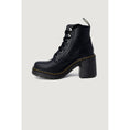 Load image into Gallery viewer, Dr. Martens Schwarzer Lederstiefel
