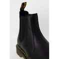 Load image into Gallery viewer, Dr. Martens Schwarzer Lederstiefel
