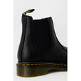 Load image into Gallery viewer, Dr. Martens Schwarzer Lederstiefel
