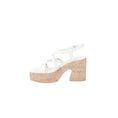 Load image into Gallery viewer, Guess Beige Leder Pumps
