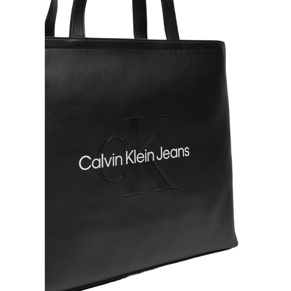 Calvin Klein Jeans Handtasche aus schwarzem und weißem Polyethylen