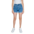 Resmi galeri görüntüleyiciye yükleyin, Vero Moda Hellblaue Baumwollshorts
