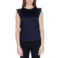 Load image into Gallery viewer, Vero Moda Schwarze Tops & T-Shirts aus recycelter Baumwolle
