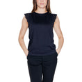 Load image into Gallery viewer, Vero Moda Schwarze Tops & T-Shirts aus recycelter Baumwolle
