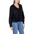 Bild in Galerie-Betrachter laden, Vero Moda Schwarzer Nylon-Pullover
