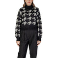 Bild in Galerie-Betrachter laden, Vero Moda Schwarzer Pullover aus Acryl
