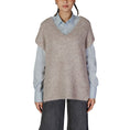 Load image into Gallery viewer, Vero Moda Beigefarbener Pullover aus recyceltem Polyester
