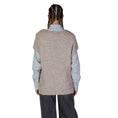 Load image into Gallery viewer, Vero Moda Beigefarbener Pullover aus recyceltem Polyester
