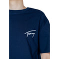 Load image into Gallery viewer, Tommy Hilfiger Jeans T-Shirt aus blauer Baumwolle
